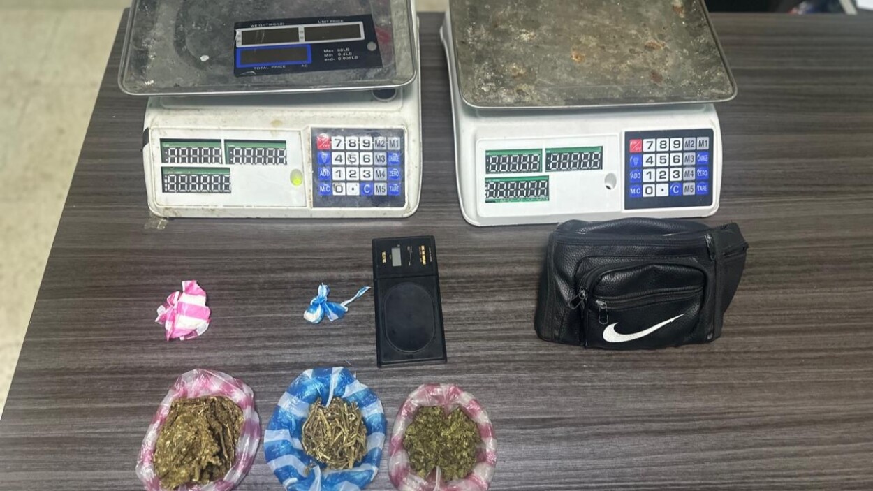¡Droga, armas y dinero! Policía desmantela puntos en Sabana Perdida y Villa Mella