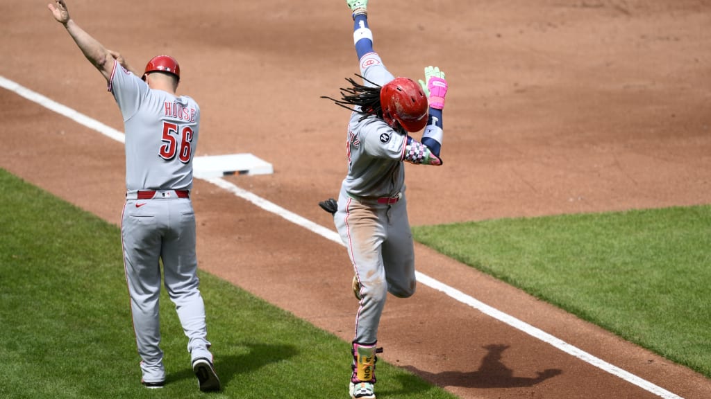 Elly de la Cruz sacude su tercer bombazo de la temporada