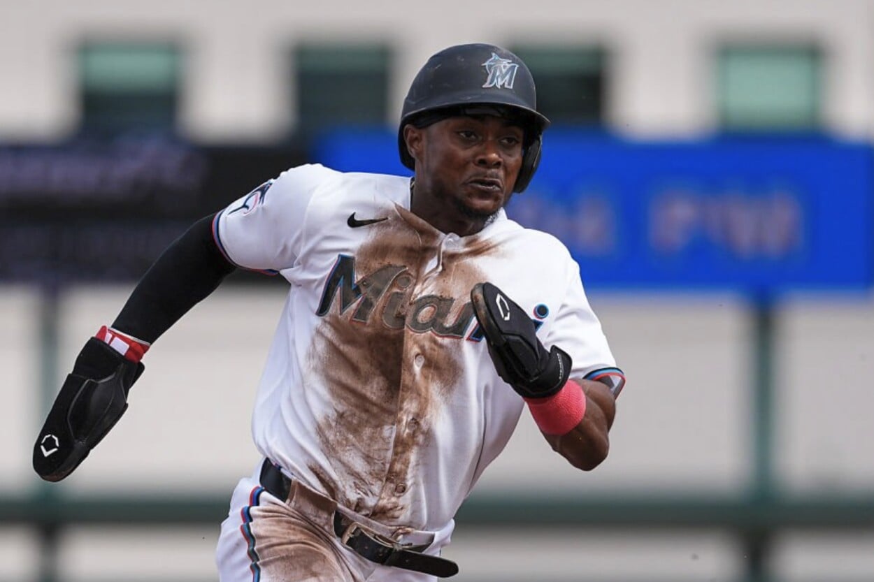 Ruiz y Alcántara lideran triunfo de Marlins sobre Dodgers