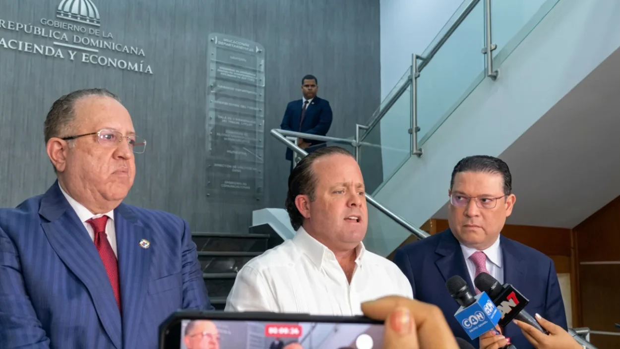 Cumbre en Funglode: Leonel y el Gobierno evalúan impacto de guerra en Medio Oriente