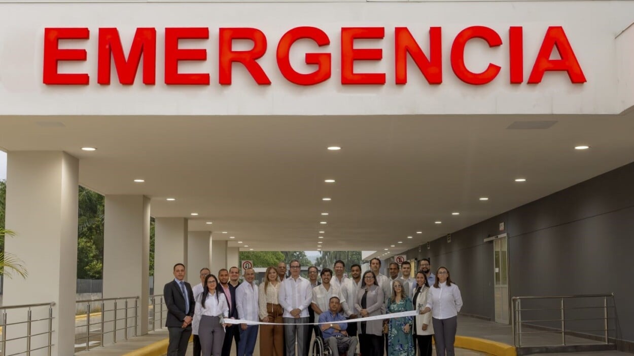 Hospital de Santiago inaugura emergencias y nuevas áreas clínicas