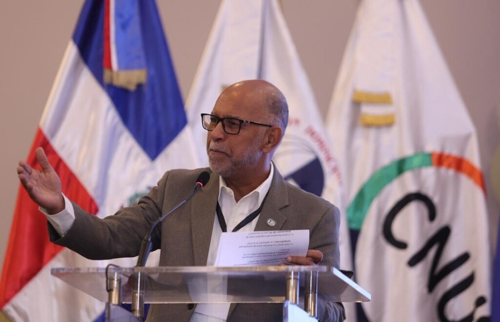 Eduardo Hidalgo, presidente de la ADP, pronunció el discurso central en el cónclave
