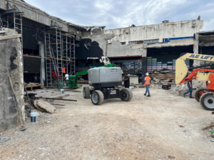 Expertos avanzan en nuevo peritaje en las ruinas de la discoteca Jet Set; zona permanece bajo estricta vigilancia policial