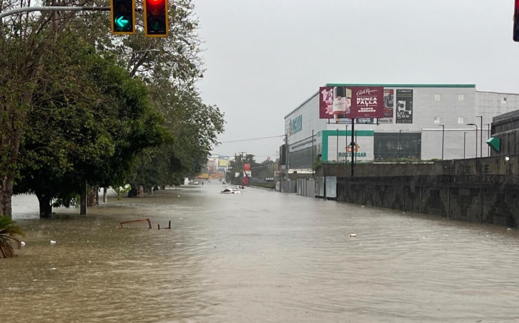 La Luperón inundada por las lluvias./Foto Jorge González