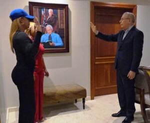 Danilo Medina encabeza reingreso de dos exmilitantes al PLD