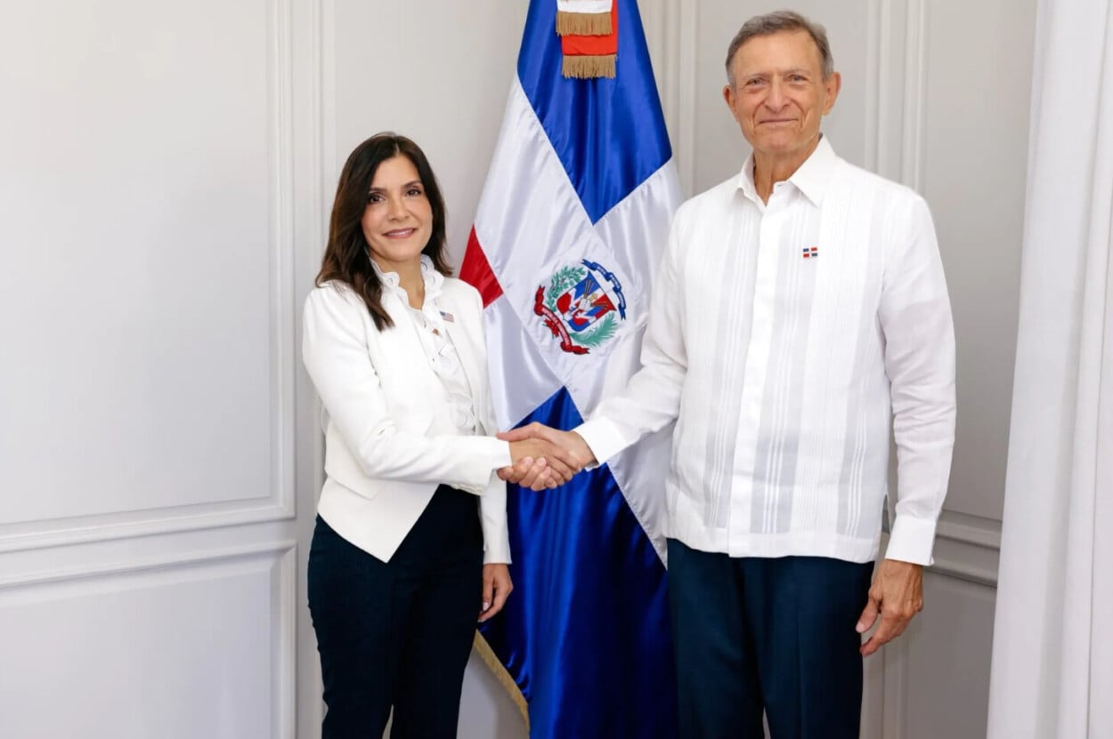 RD no responde crítica de embajadora de EUA