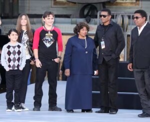 Los herederos de Michael Jackson enfrentan una demanda por presunto abuso y manipulación