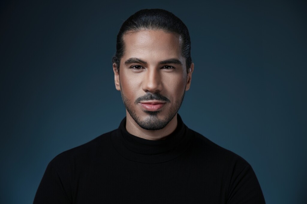 Escritor Patricio León afirma que en releer un libro existe una nostalgia.