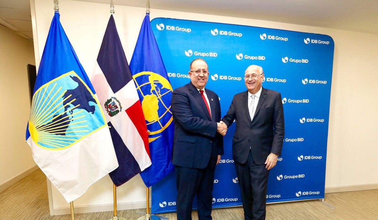 Representantes del Gobierno tratan en EEUU crisis en Medio Oriente