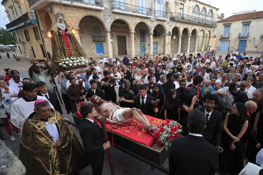Cuba celebra este año una Semana Santa marcada por el indulto a más de 2.000 presos y una crisis energética