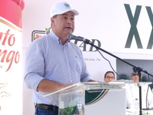 Ministro de Agricultura rompe el silencio: cree críticas obedecen a que  se resisten a cambios