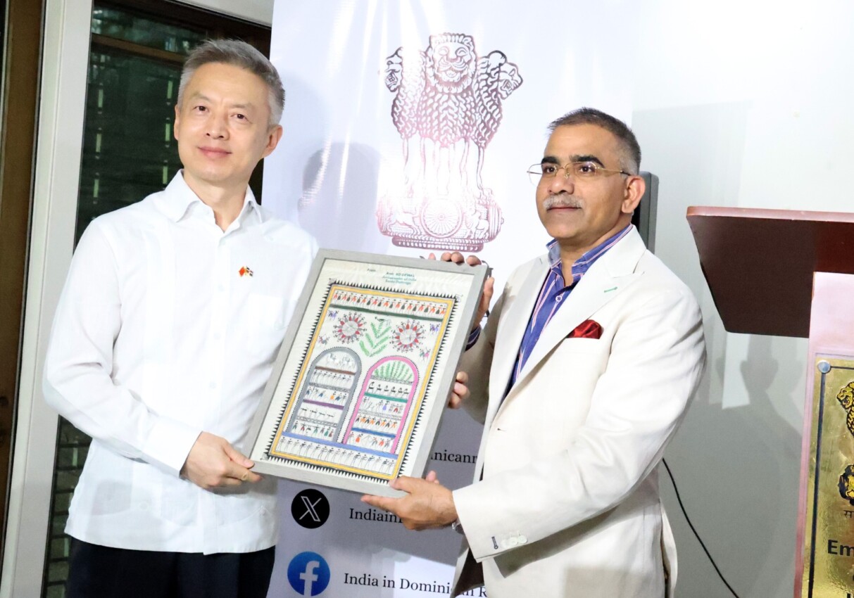 Embajador de la India presenta documental sobre el Monte Kailash en el país