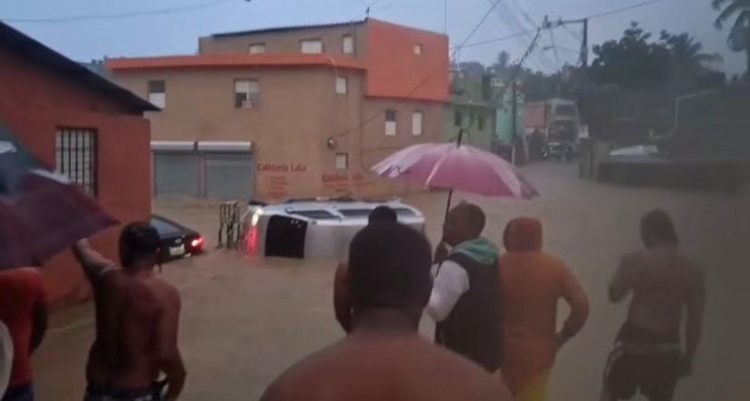 Lluvias dejan decenas de personas damnificadas en el sector capitalino de Los Girasoles