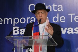 Giovanny Cruz transforma homenaje de Banreservas en cursos gratuitos de teatro