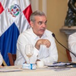 Abinader sobre combustibles: «Esta semana no habrá aumentos»