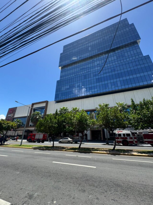 Autoridades inspeccionan instalaciones de Down Town tras fuga de gas