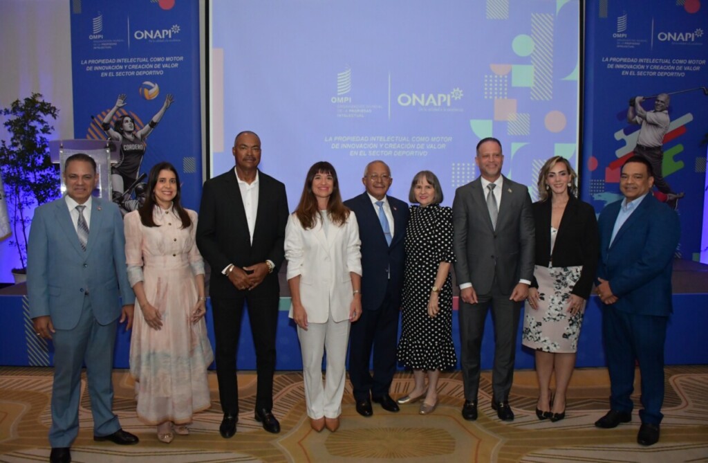 En la actividad participaron viceministros de Industria y Comercio, representantes del sector empresarial, así como colaboradores de Onapi.