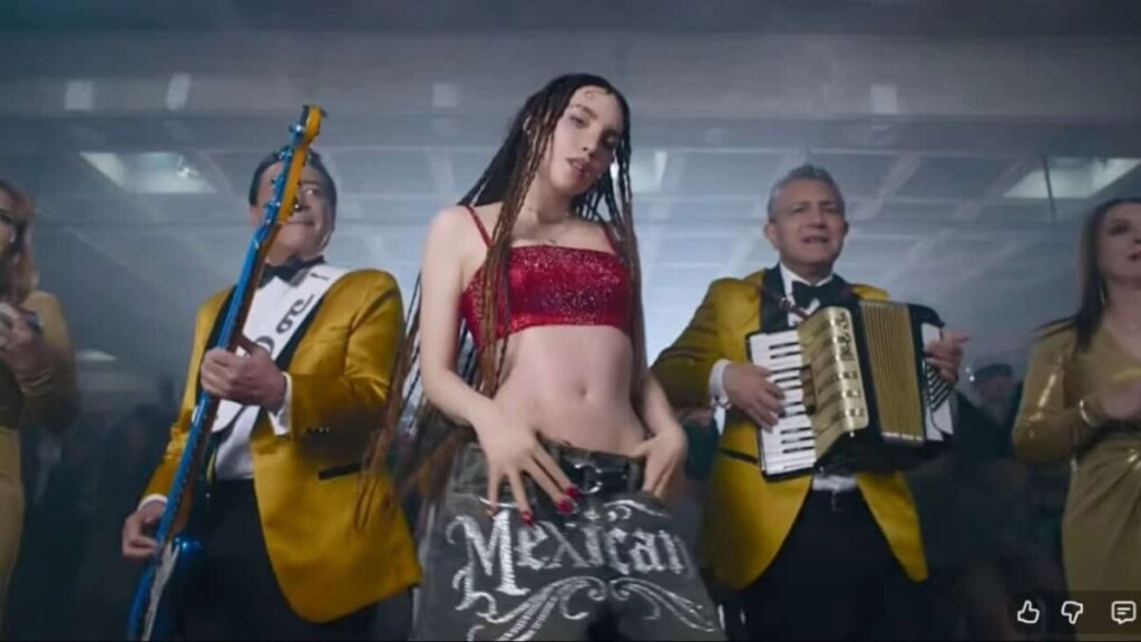 Belinda y el grupo mexicano Los Ángeles Azules lanzaron este viernes ‘Por ella’, un tema que fusiona la cumbia y el pop