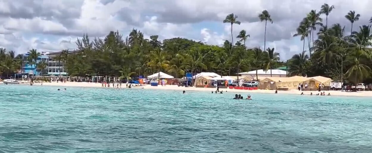 Tranquilidad y seguridad en Boca Chica, pero con ventas lentas este Viernes Santo