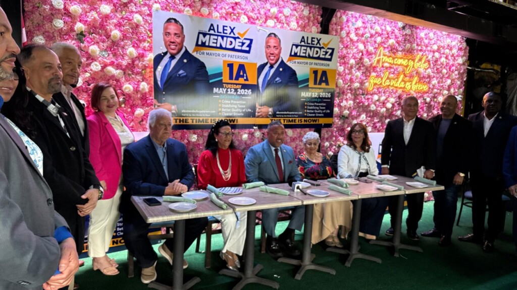 decenas de simpatizantes se congregaron para manifestar su respaldo a la candidatura de Méndez.