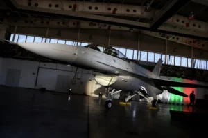 EE.UU. advierte de represalias a Perú «si negocia con mala fe», en medio de la compra de aviones