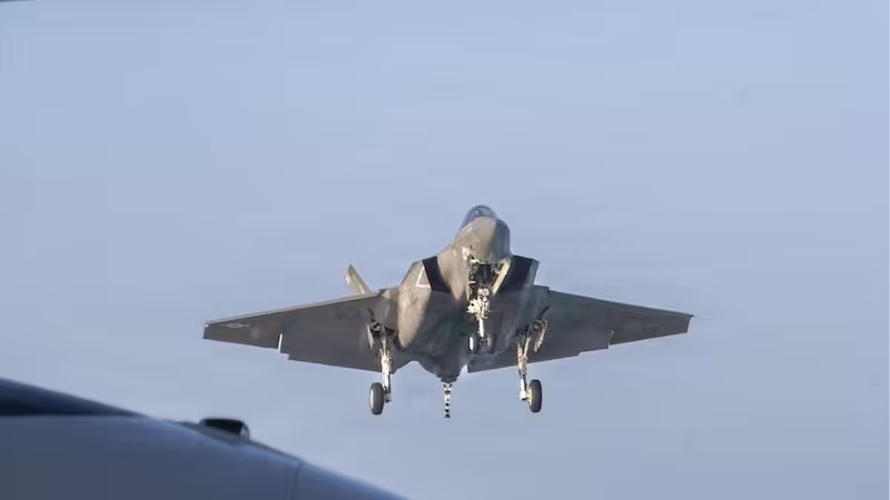 EE.UU. rescata a tripulante tras caída de aeronave en Irán