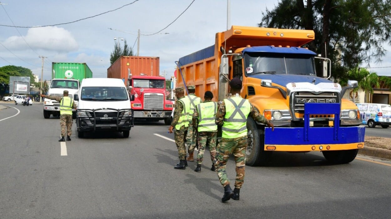 INTRANT retiene 165 licencias por irregularidades en operativos de Semana Santa