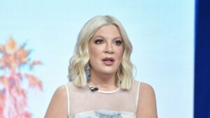 Tori Spelling y siete niños resultan heridos en accidente automovilístico en California