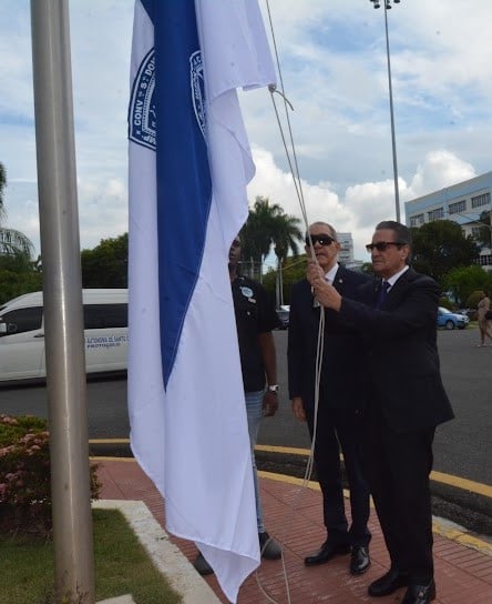 Con dolor y compromiso la UASD recuerda invasión norteamericana de 1965