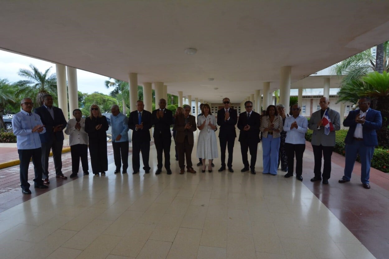 Con dolor y compromiso la UASD recuerda invasión norteamericana de 1965