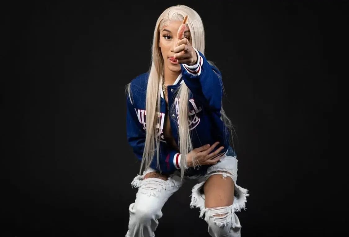 La Demente resulta ilesa tras aparatoso accidente de tránsito: «Vivo mi día como si fuera el último»