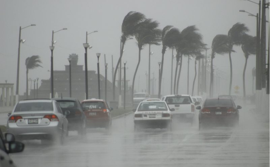 ¡Atención! Vaguada generará intensos aguaceros y granizadas esta tarde en 15 provincias