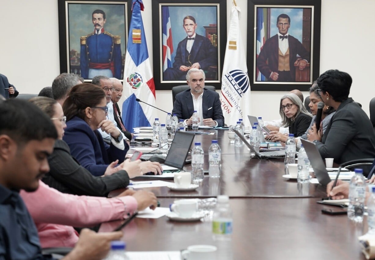 Ministro de Educación afirma evaluación de desempeño avanza bien y sin contratiempos