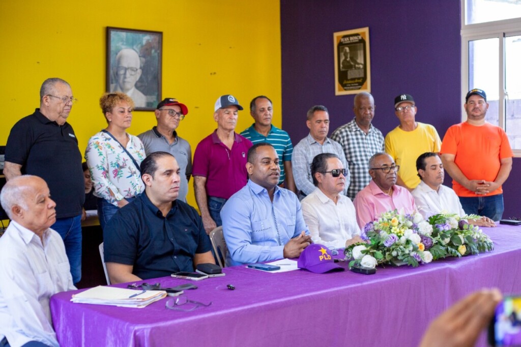 Dirigentes del PLD en Santiago Rordíguez. / Fuente externa.