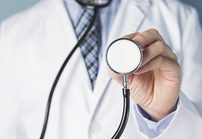 Cardiología en crisis: médicos reciben sobornos por transferencias