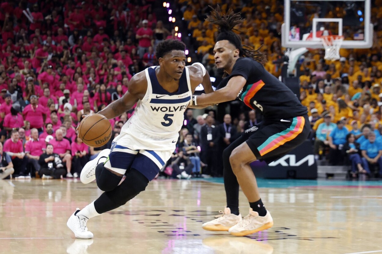 Minnesota se roba el primer juego contra San Antonio y eclipsa gran noche de Wemby