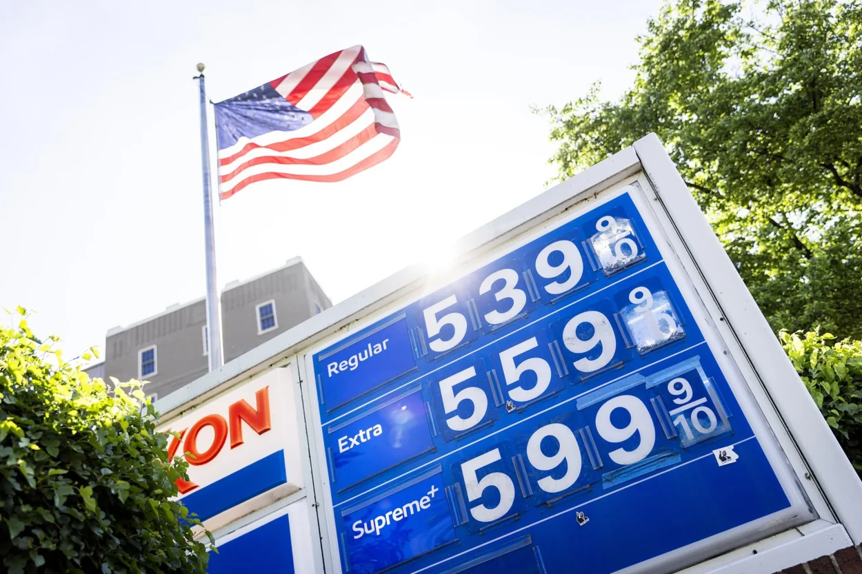 EEUU considera suspender impuesto a la gasolina ante alza de precios por guerra con Irán