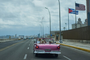 Nueva ley de extranjería en Cuba suprime límite de estancia fuera del país