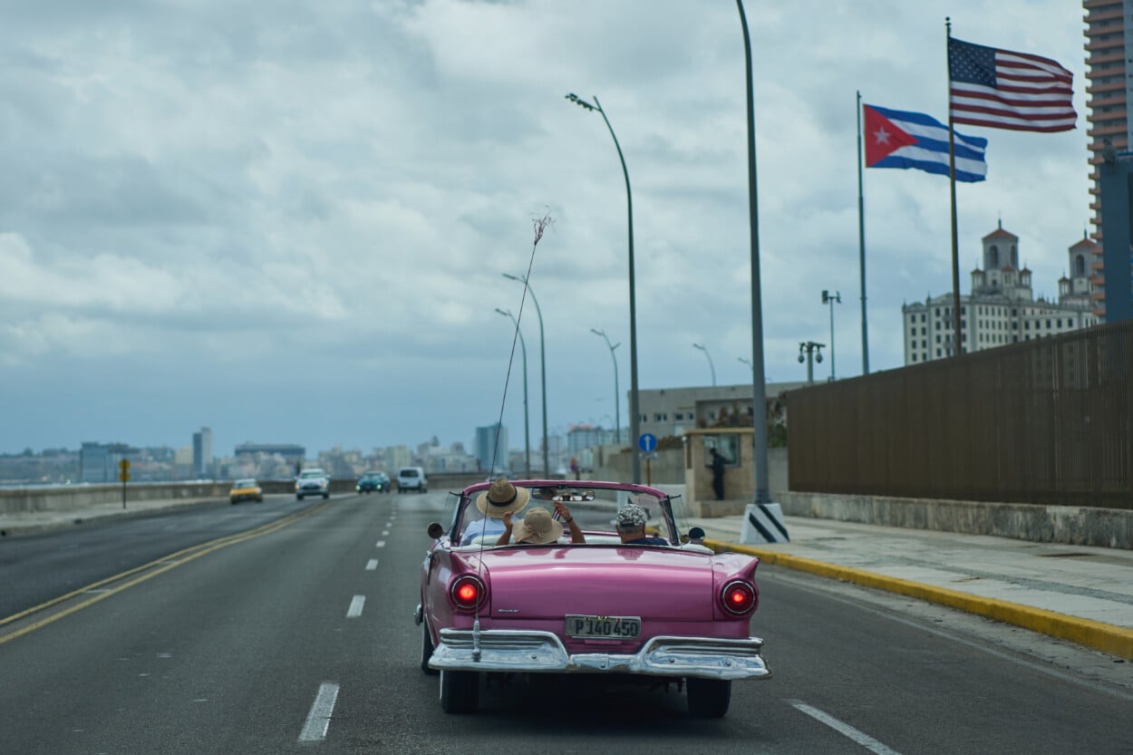 Nueva ley de extranjería en Cuba suprime límite de estancia fuera del país