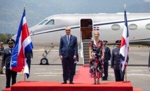 Abinader llega a Costa Rica para traspaso de mando presidencial