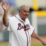 Fallece Bobby Cox, legendario dirigente de los Braves, a los 84 años