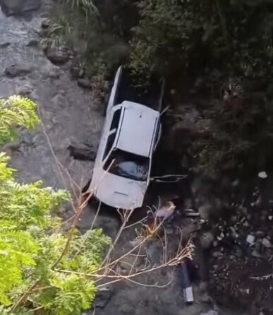 Muere hombre tras caer camioneta por barranco en carretera Ocoa–Cruce de Ocoa