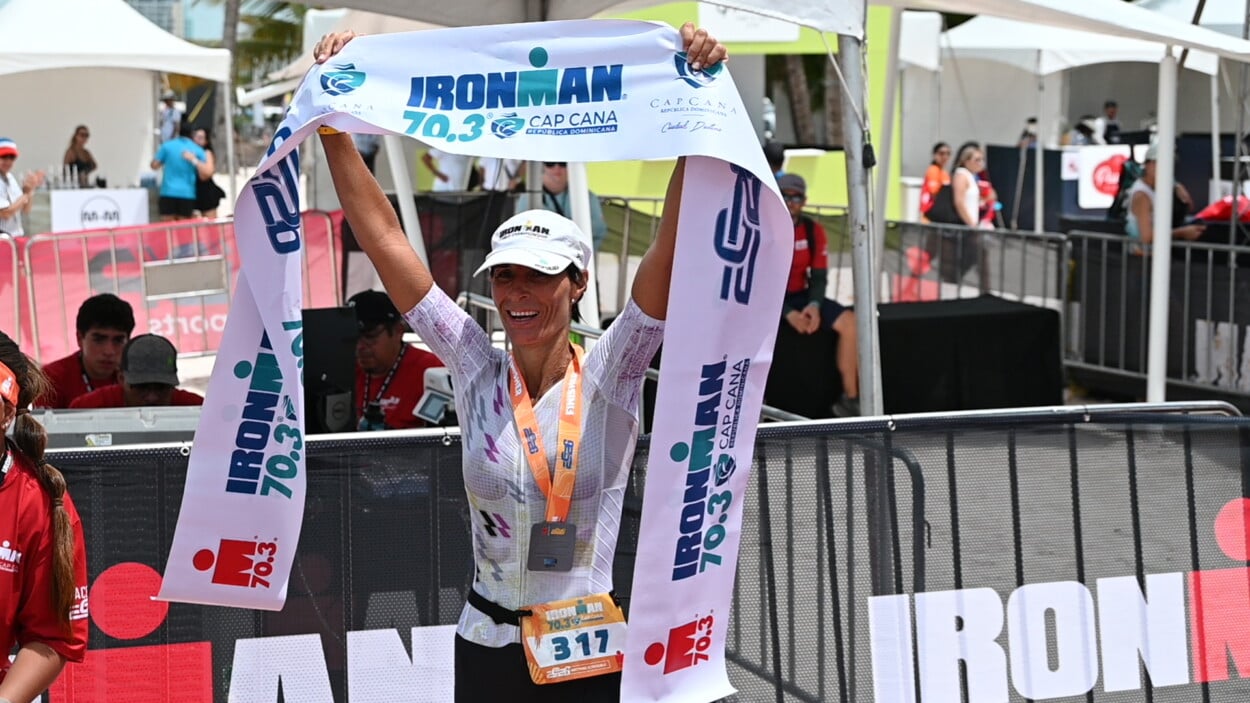 Dominicanos brillan en el Ironman 70.3 Cap Cana 2026
