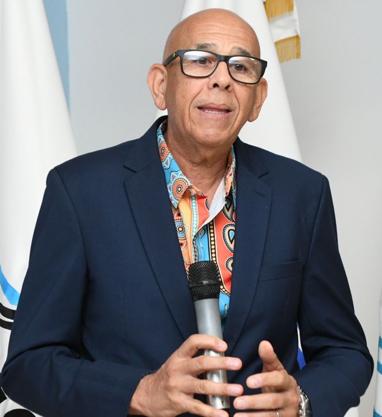 El profesor Nelson Ramírez, quien funge como Comisionado del 50 TBS Distrito 2026.