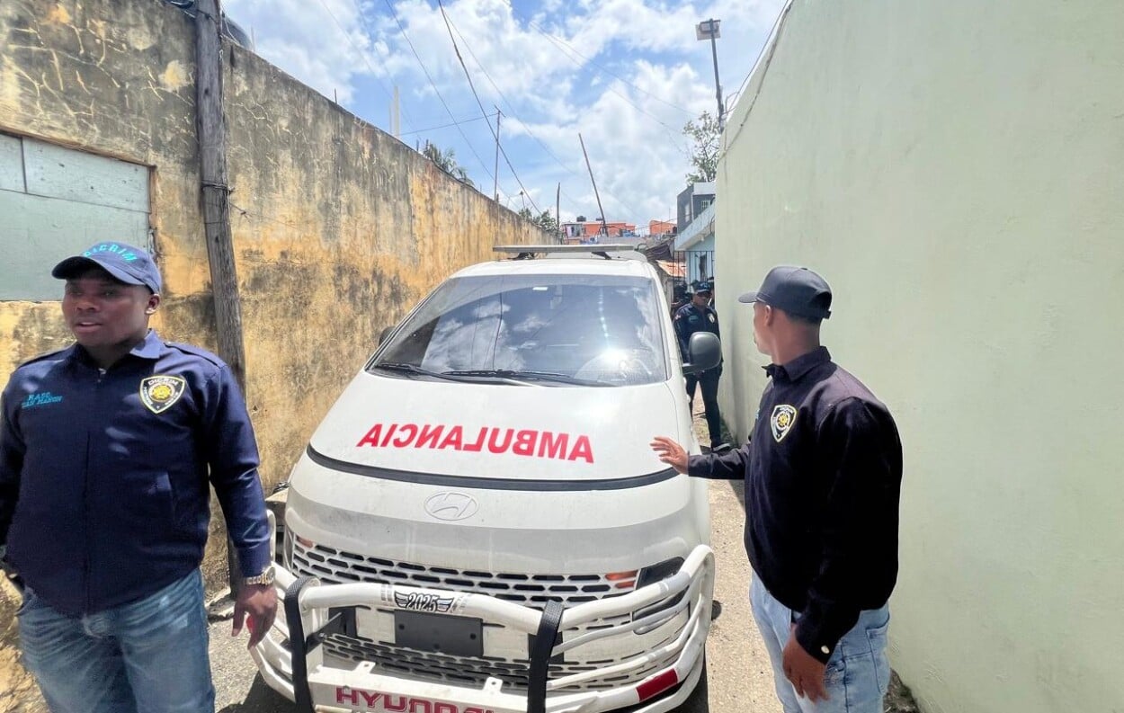 Otro feminicidio en Santo Domingo Este: asesinan a Indira Carolina Beltré en Las Toronjas; agresor permanece prófugo