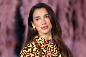 Dua Lipa demanda a Samsung por US$15 millones por uso no autorizado de su imagen