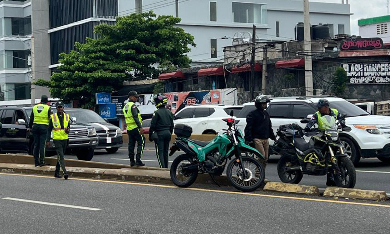La emboscada de los Digesett en la salida del elevado una acción que busca más atrapar al infractor que evitar la violación de ley