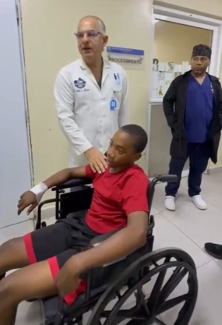 Niño de 12 años se recupera y recibe alta médica tras aparatoso accidente en motocicleta