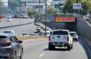 ¡Atención! Esta noche cierran paso a nivel de 27 de Febrero con Tiradentes