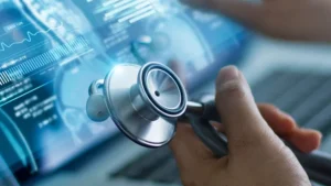 Médico Express integra inteligencia artificial, cirugía y trabaja con planes básicos de seguro